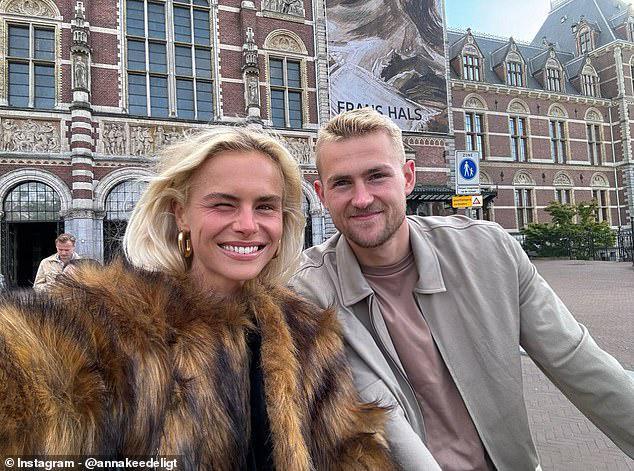 迷占卜+算命 二人已分居将离婚 灵修分歧成导火索开元棋牌试玩曼联26岁后卫陷入婚姻噩梦：妻子沉(图5)